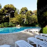 Hyeres, Magnifique Parc De La Presqu'ile Avec Piscine Et Face A Porquerolles ! 耶尔