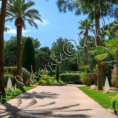 公寓 Hyeres, Magnifique Parc De La Presqu'ile Avec Piscine Et Face A Porquerolles ! 耶尔