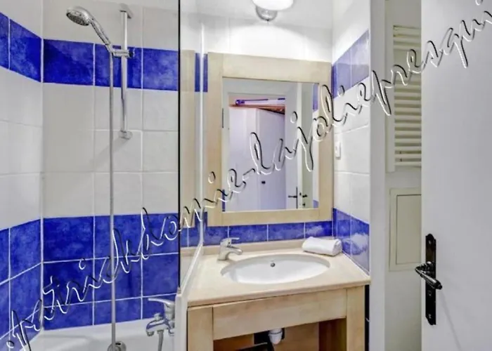 Hyeres, Magnifique Parc De La Presqu'ile Avec Piscine Et Face A Porquerolles ! *