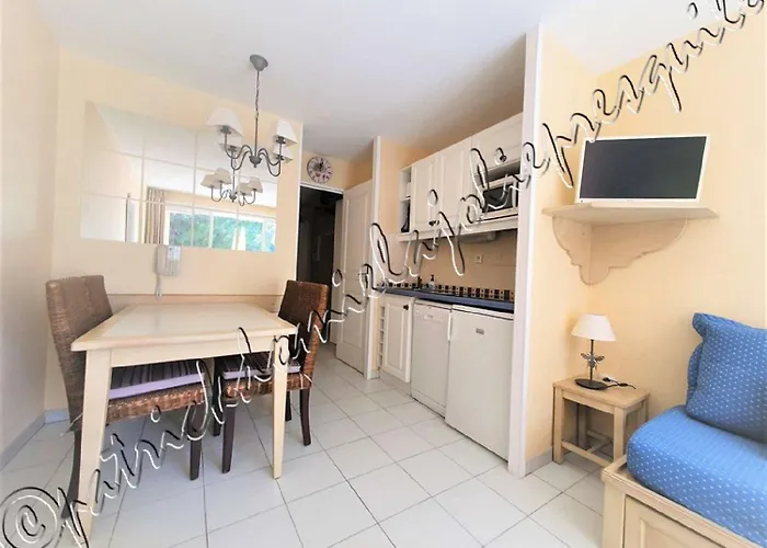 Hyeres, Magnifique Parc De La Presqu'ile Avec Piscine Et Face A Porquerolles ! Lejlighed Hyères