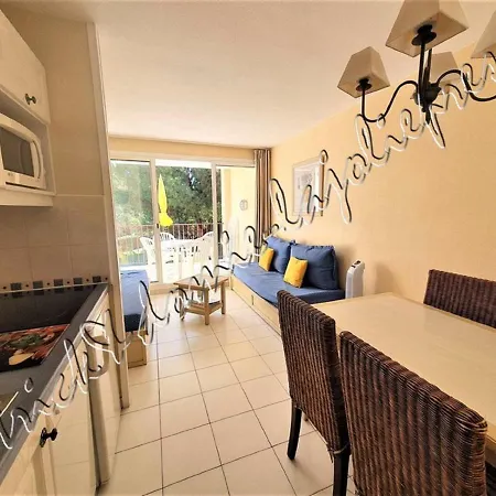 Hyeres, Magnifique Parc De La Presqu'ile Avec Piscine Et Face A Porquerolles !