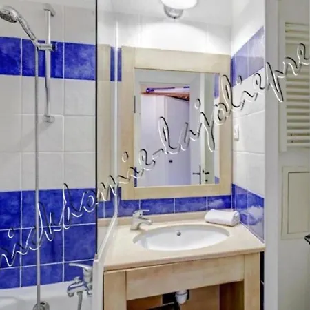 Hyeres, Magnifique Parc De La Presqu'ile Avec Piscine Et Face A Porquerolles ! *