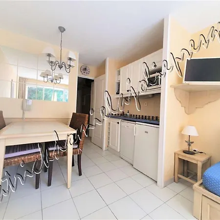 Hyeres, Magnifique Parc De La Presqu'ile Avec Piscine Et Face A Porquerolles ! Apartment Hyeres