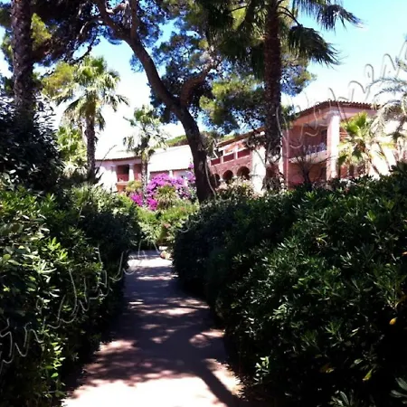 Apartment Hyeres, Magnifique Parc De La Presqu'ile Avec Piscine Et Face A Porquerolles ! Hyeres