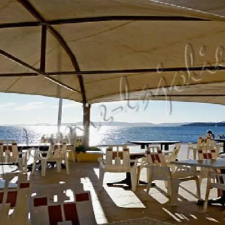Hyeres, Magnifique Parc De La Presqu'ile Avec Piscine Et Face A Porquerolles ! Lejlighed *