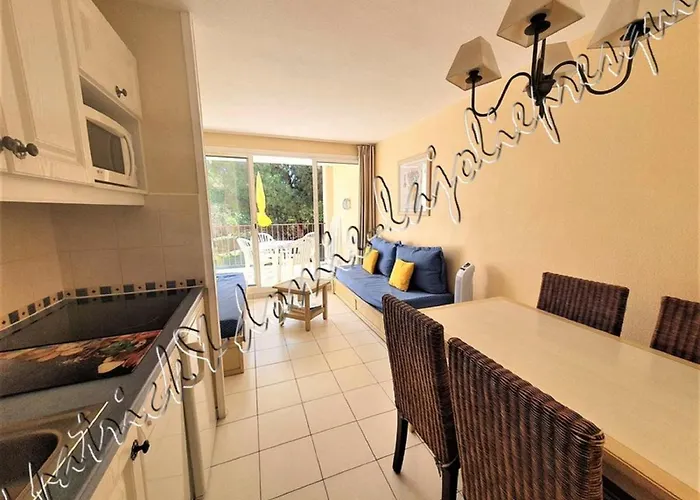 Hyeres, Magnifique Parc De La Presqu'ile Avec Piscine Et Face A Porquerolles !