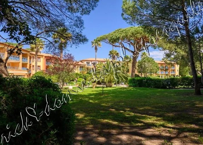 Hyeres, Magnifique Parc De La Presqu'ile Avec Piscine Et Face A Porquerolles !