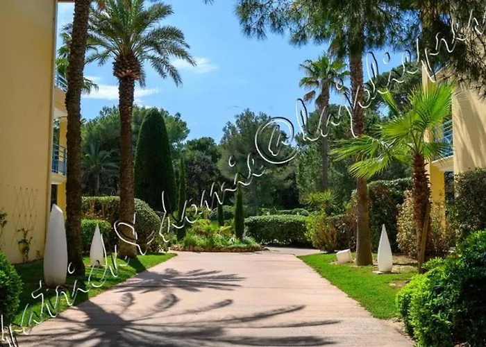 Apartment Hyeres, Magnifique Parc De La Presqu'ile Avec Piscine Et Face A Porquerolles ! Hyeres