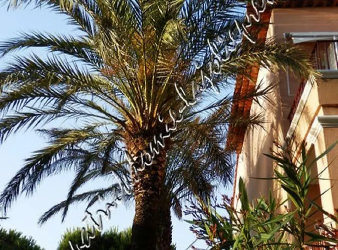 Apartment Hyeres, Magnifique Parc De La Presqu'ile Avec Piscine Et Face A Porquerolles ! Hyeres