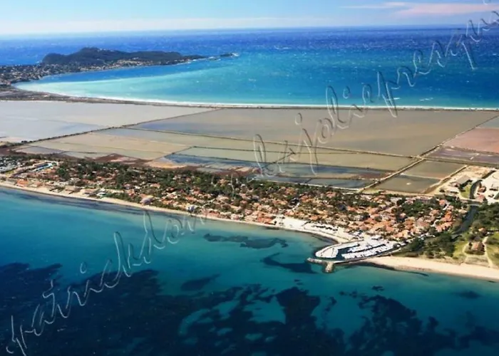 Hyeres, Magnifique Parc De La Presqu'ile Avec Piscine Et Face A Porquerolles !