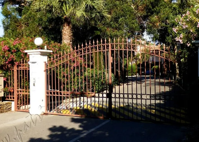 Apartment Hyeres, Magnifique Parc De La Presqu'ile Avec Piscine Et Face A Porquerolles ! *